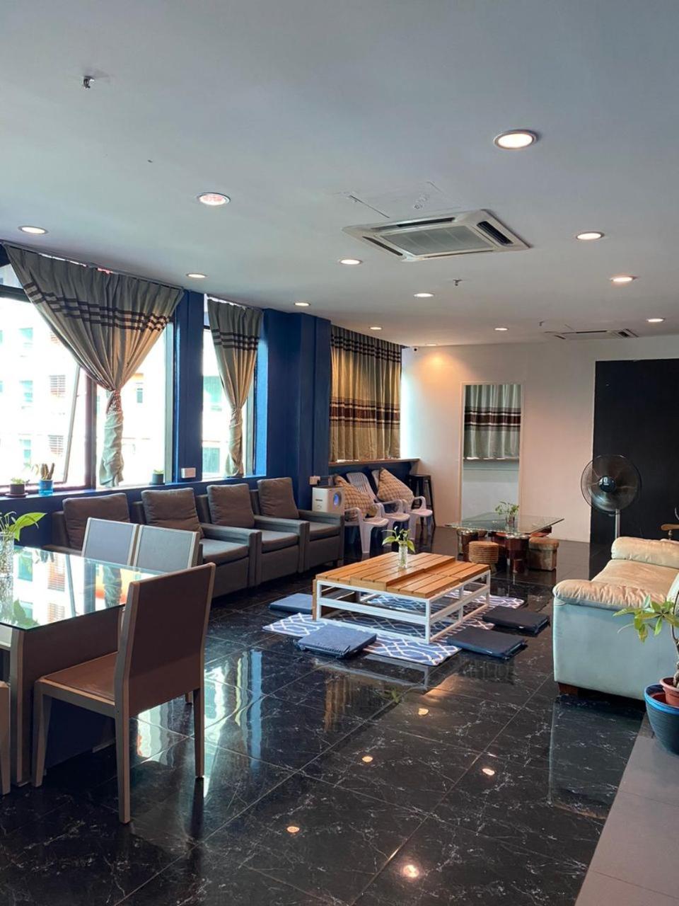 Capsule Inn Kota Kinabalu Exterior foto